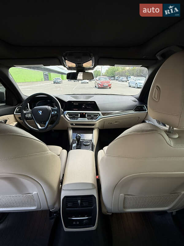 Седан BMW 3 Series 2019 в Києві