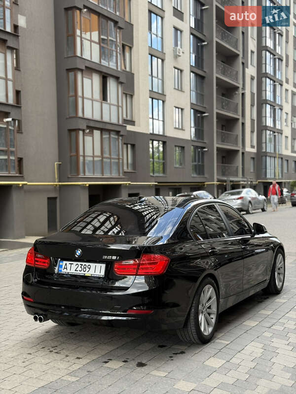 Седан BMW 3 Series 2013 в Ивано-Франковске