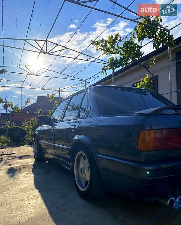 Седан BMW 3 Series 1985 в Измаиле фото 3 Седан BMW 3 Series 1985 в Измаиле