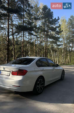 Седан BMW 3 Series 2013 в 