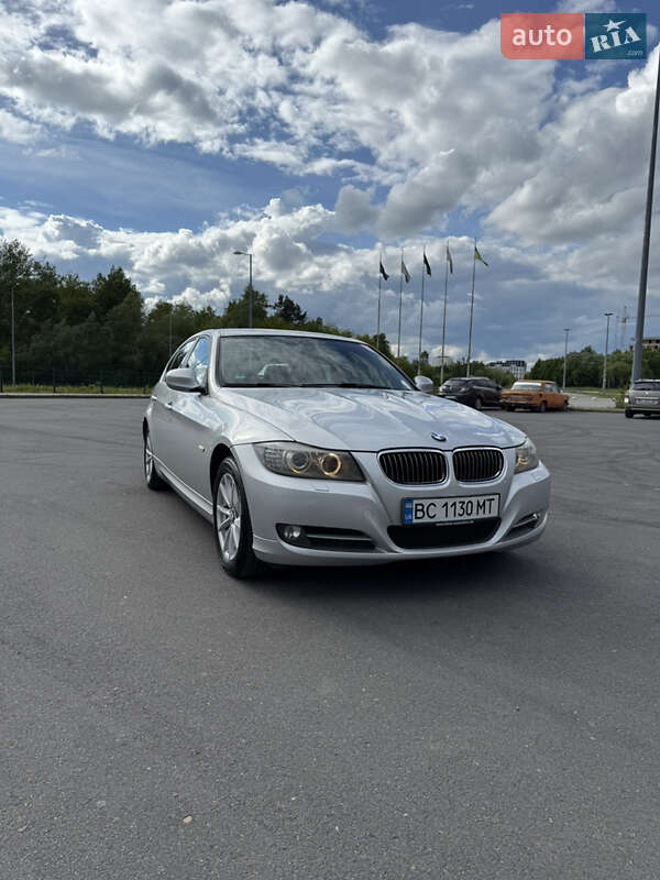 Седан BMW 3 Series 2010 в Львове фото 3 Седан BMW 3 Series 2010 в Львове