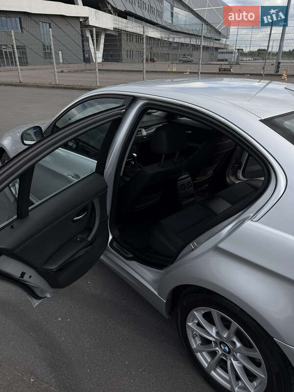 Седан BMW 3 Series 2010 в Львове фото 15 Седан BMW 3 Series 2010 в Львове