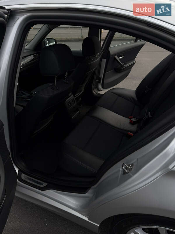 Седан BMW 3 Series 2010 в Львове фото 20 Седан BMW 3 Series 2010 в Львове