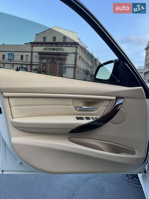 Седан BMW 3 Series 2014 в Одессе