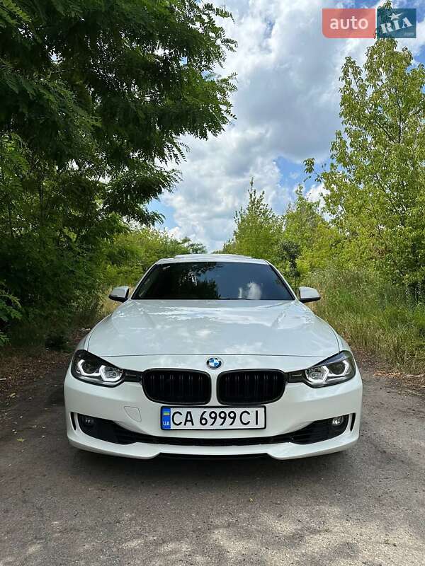 Седан BMW 3 Series 2012 в 