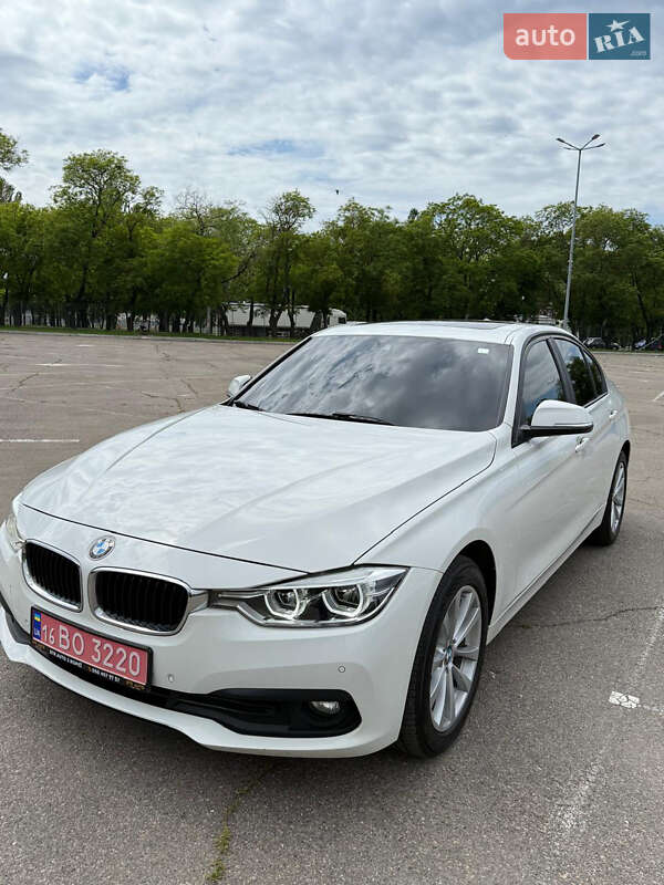 Седан BMW 3 Series 2016 в Чернигове