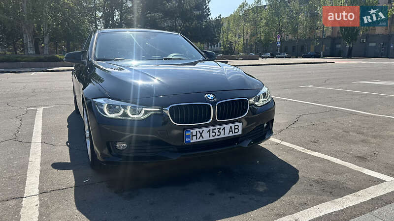 Седан BMW 3 Series 2013 в 