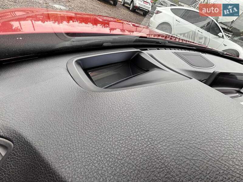 Седан BMW 3 Series 2012 в Львові