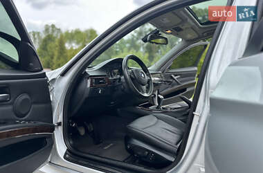 Седан BMW 3 Series 2010 в 