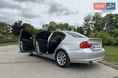 Седан BMW 3 Series 2010 в 
