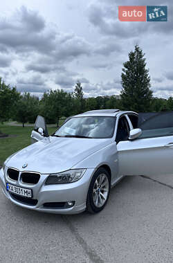 Седан BMW 3 Series 2010 в 