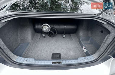 Седан BMW 3 Series 2010 в 