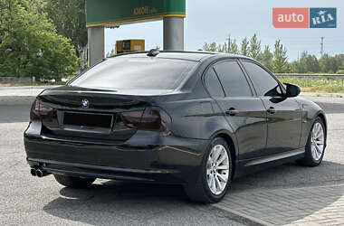 Седан BMW 3 Series 2011 в 