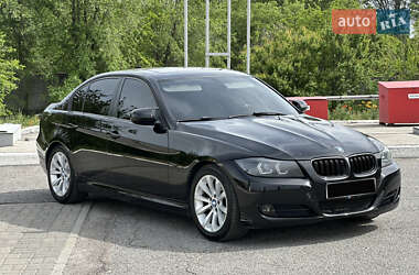 Седан BMW 3 Series 2011 в 