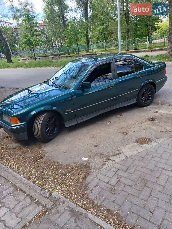 Універсал BMW 3 Series 1994 в Запоріжжі