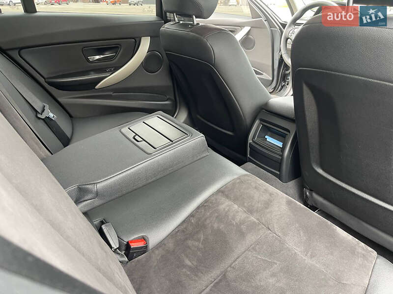 Седан BMW 3 Series 2015 в Киеве