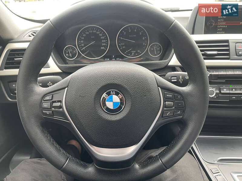 Седан BMW 3 Series 2015 в Киеве