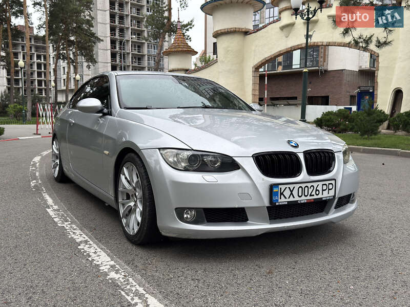 Купе BMW 3 Series 2009 в Харькове