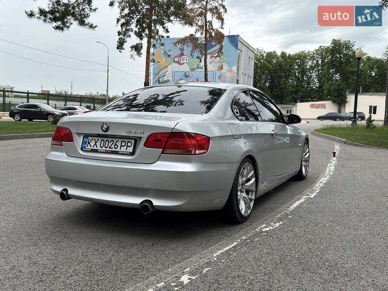 Купе BMW 3 Series 2009 в Харькове