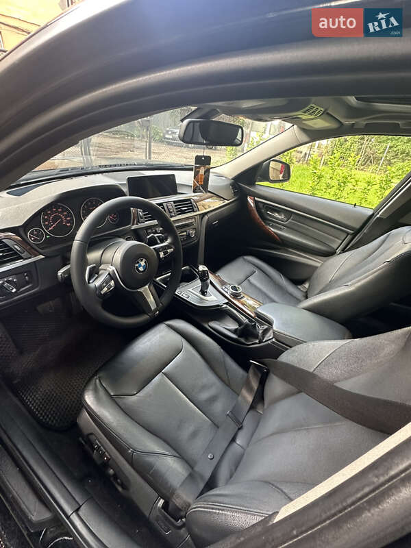 Седан BMW 3 Series 2013 в Чернівцях