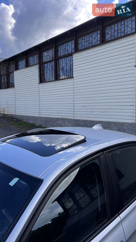 Седан BMW 3 Series 2017 в Полтаві