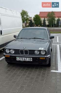 Седан BMW 3 Series 1985 в Бурштині
