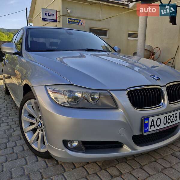 Седан BMW 3 Series 2011 в Сваляві
