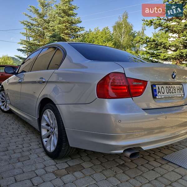 Седан BMW 3 Series 2011 в Сваляві