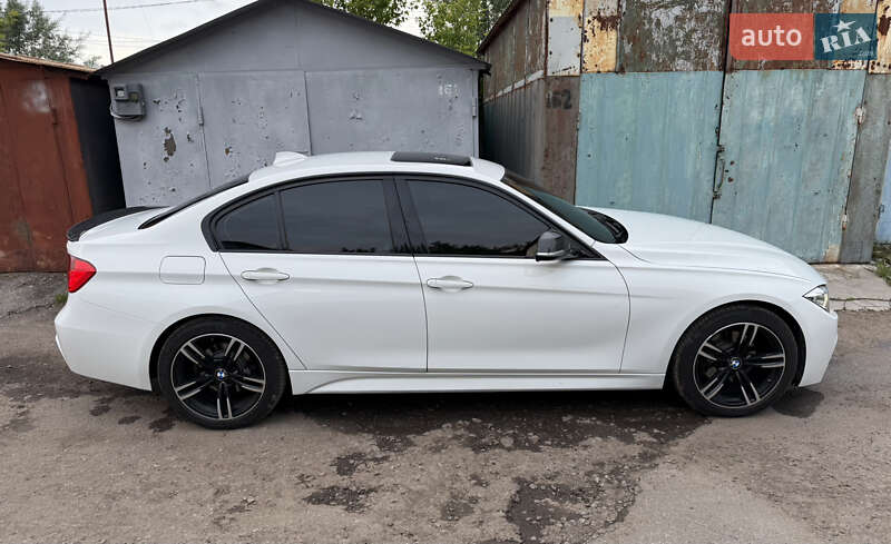 Седан BMW 3 Series 2015 в Киеве