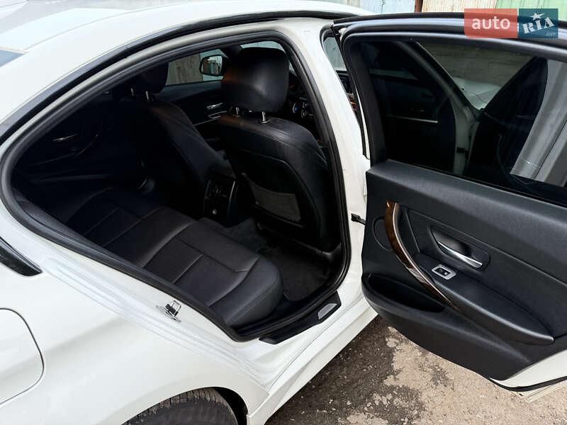 Седан BMW 3 Series 2015 в Киеве