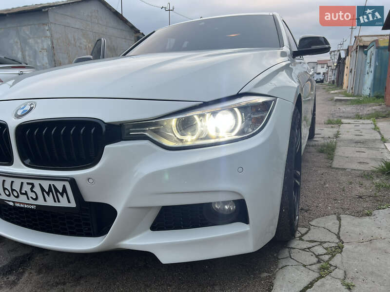 Седан BMW 3 Series 2015 в Киеве