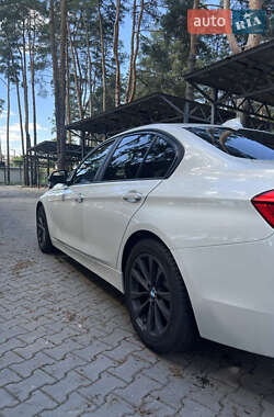 Седан BMW 3 Series 2015 в 