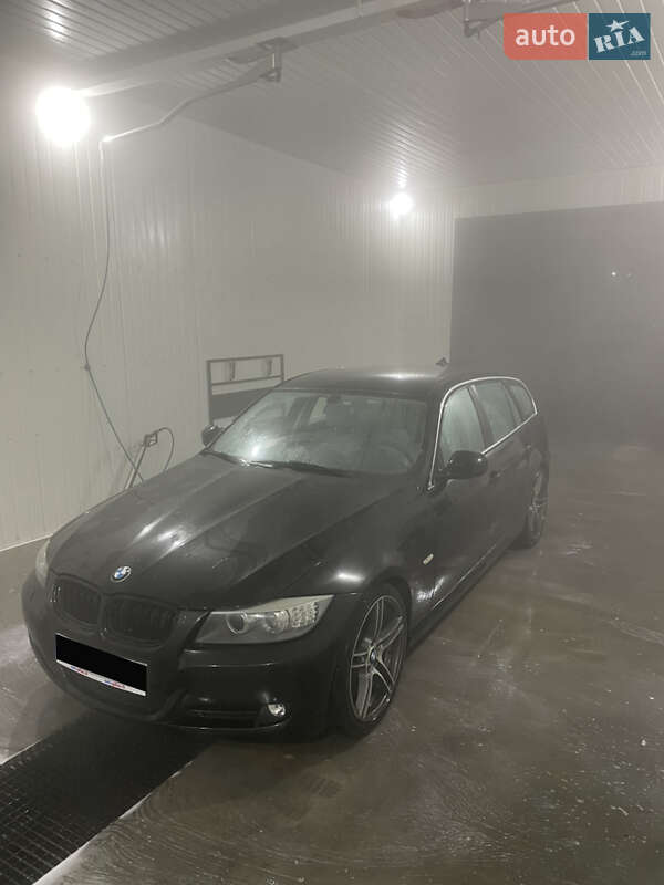 Універсал BMW 3 Series 2011 в Львові