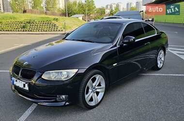 Купе BMW 3 Series 2010 в 