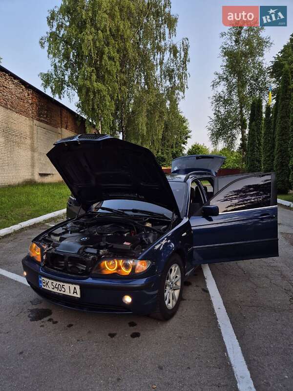 Универсал BMW 3 Series 2005 в Корце