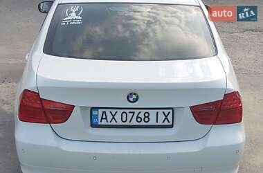 Седан BMW 3 Series 2010 в 