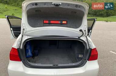 Седан BMW 3 Series 2010 в 