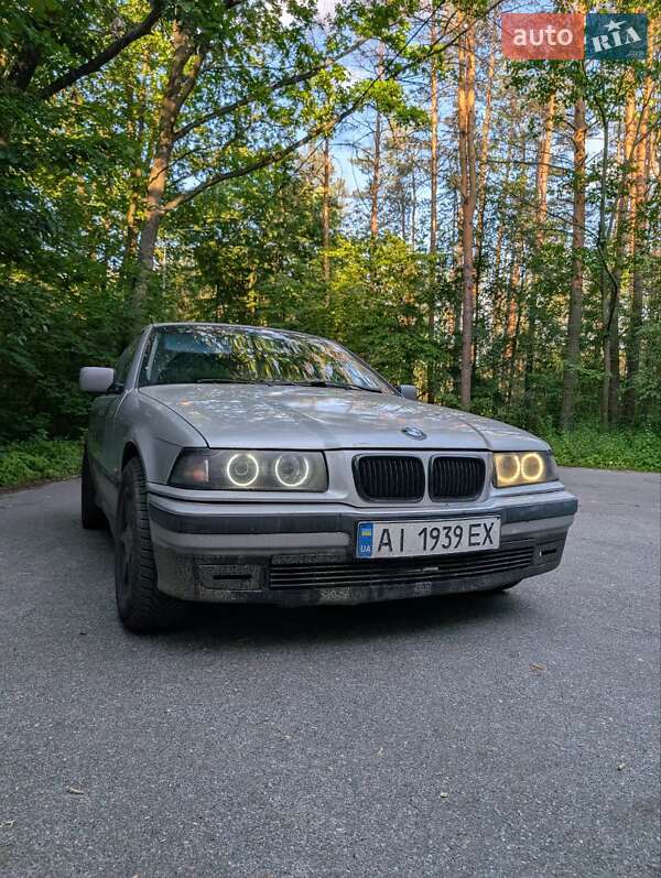 Универсал BMW 3 Series 1998 в 