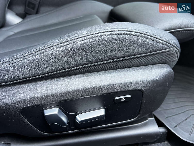Седан BMW 3 Series 2020 в Днепре