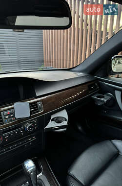 Купе BMW 3 Series 2011 в 