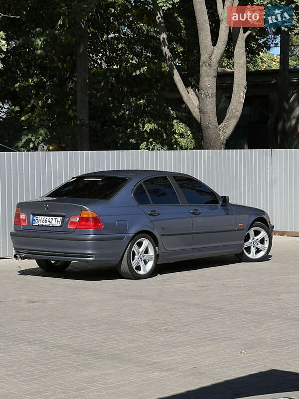Седан BMW 3 Series 1999 в Врадиевке