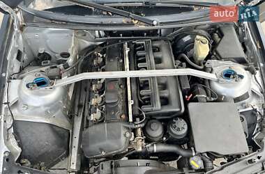 Купе BMW 3 Series 2002 в 