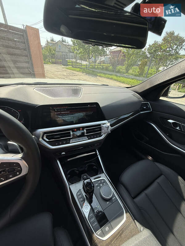 Седан BMW 3 Series 2020 в Львові