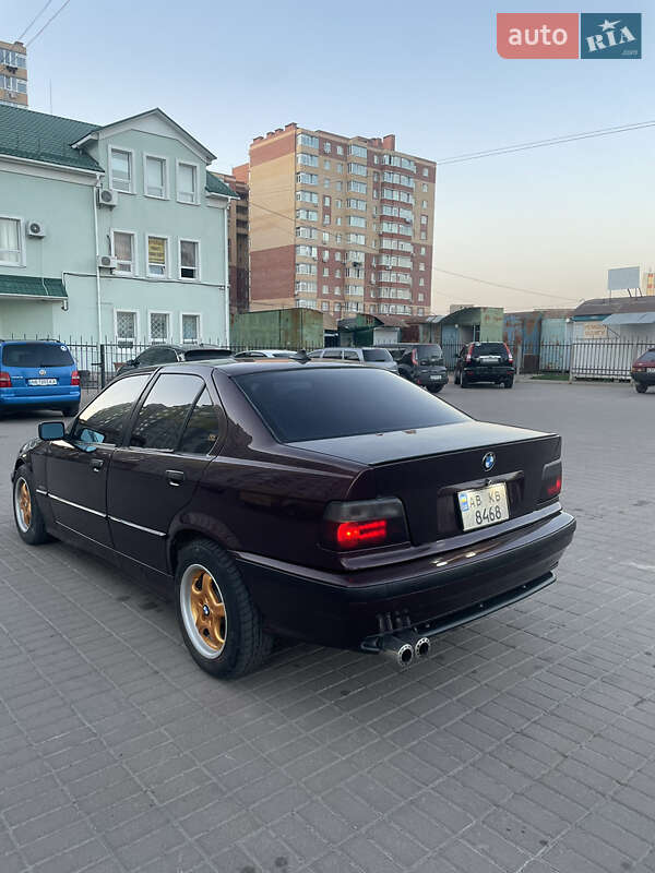 Седан BMW 3 Series 1991 в Виннице