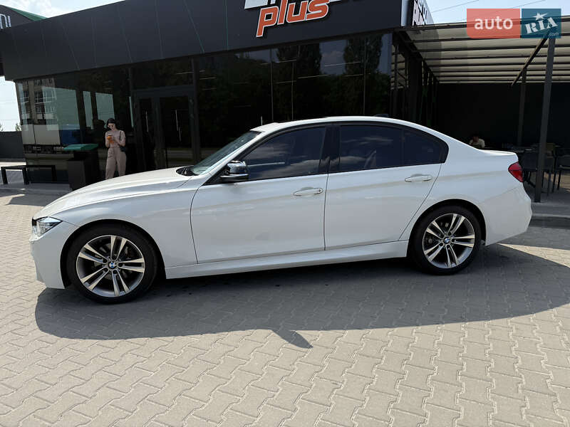 Седан BMW 3 Series 2016 в Киеве