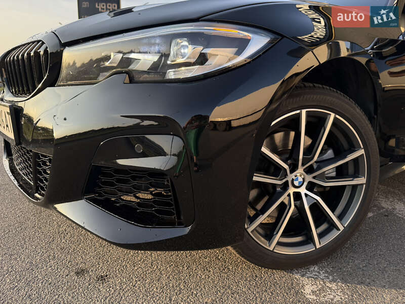 Седан BMW 3 Series 2019 в Дніпрі