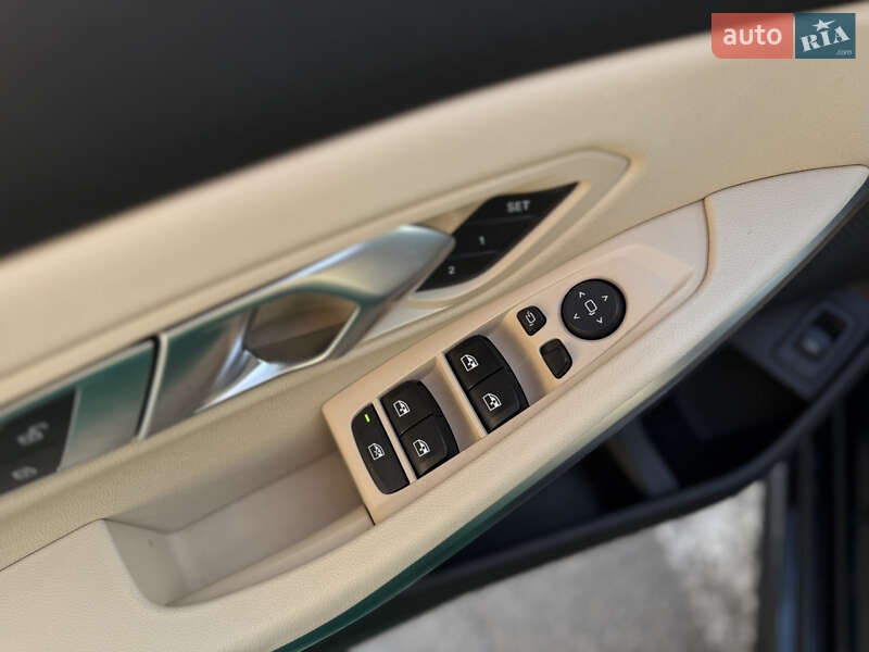 Седан BMW 3 Series 2019 в Дніпрі