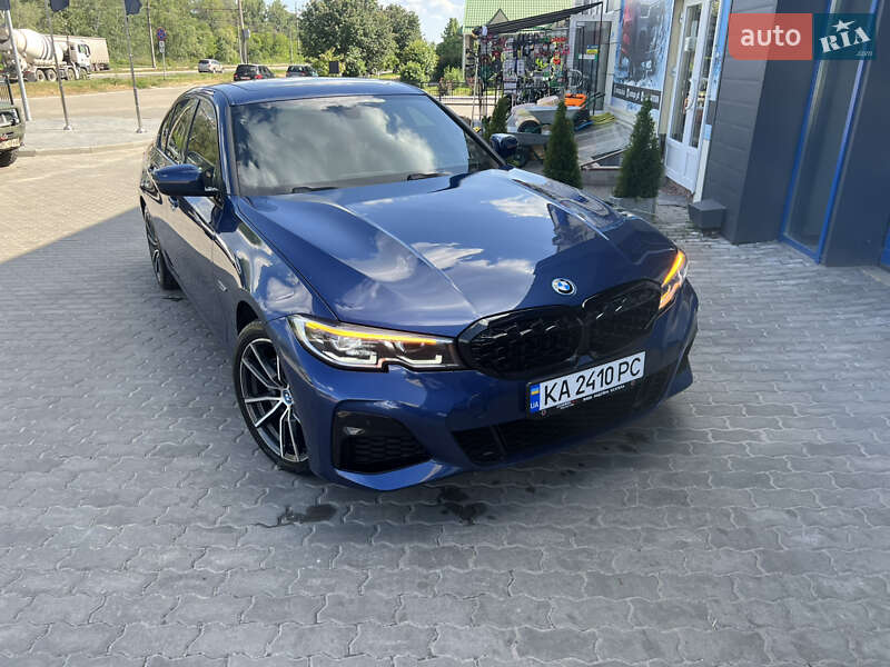 Седан BMW 3 Series 2022 в 