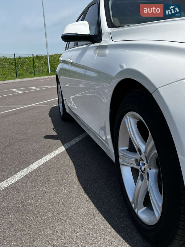 Седан BMW 3 Series 2013 в Ровно