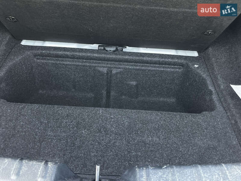 Седан BMW 3 Series 2013 в Ровно